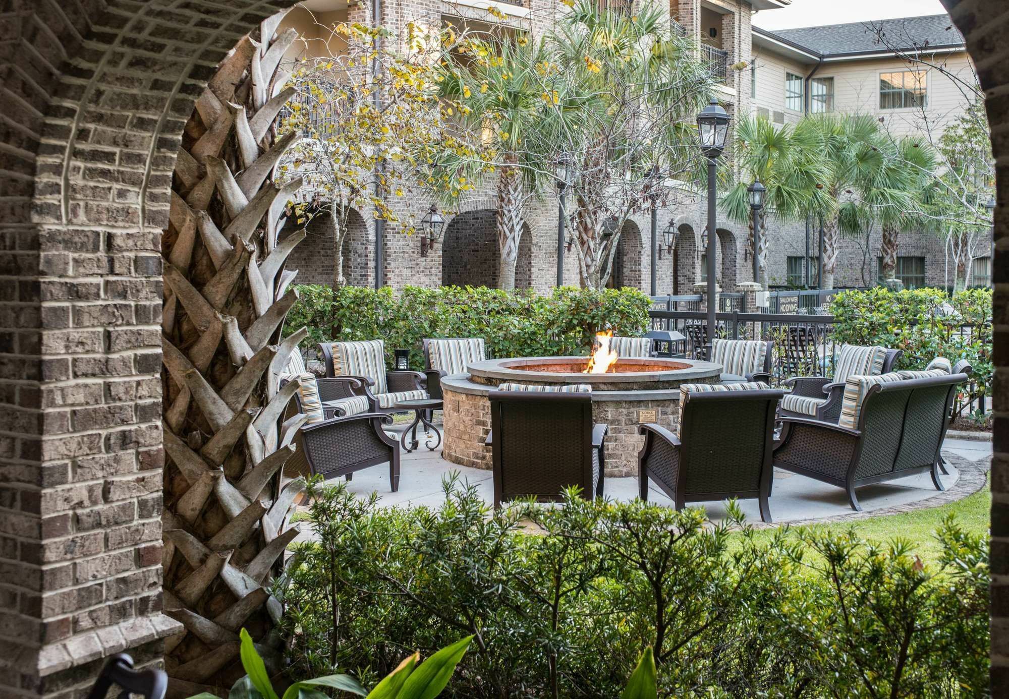 Courtyard Charleston Mount Pleasant