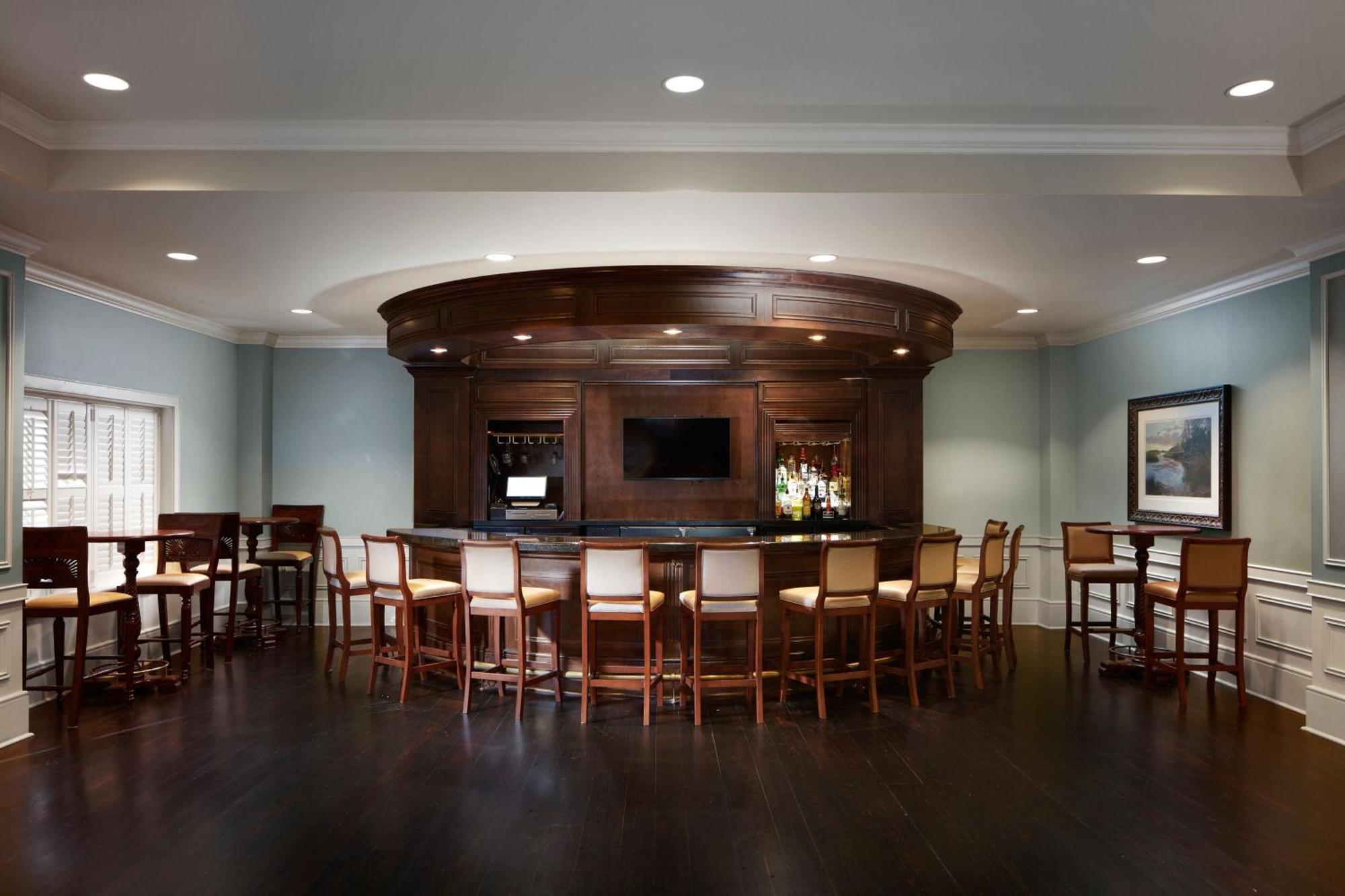 Courtyard Charleston 3*